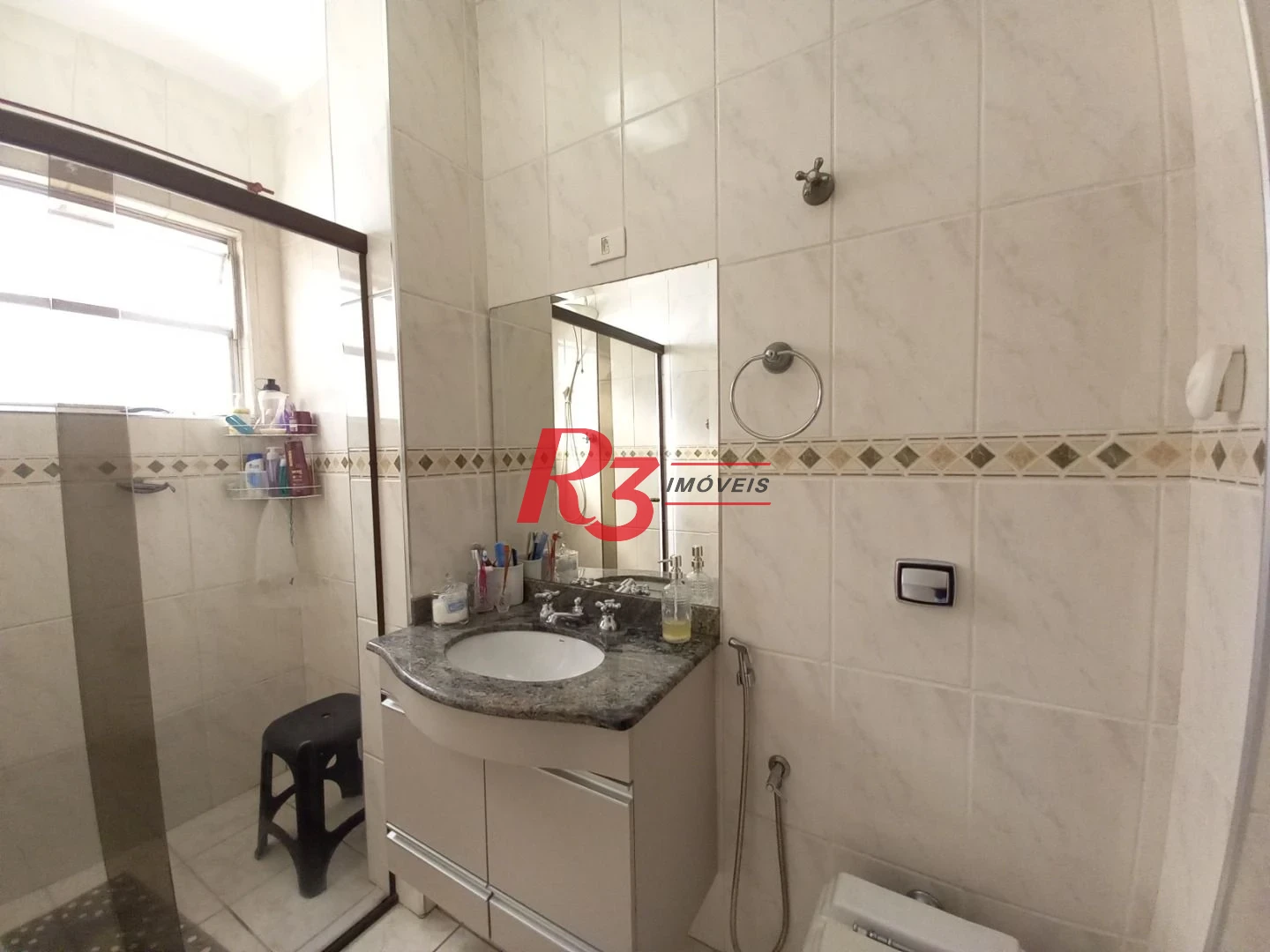 Apartamento á venda 3 quartos 2 Vgs Demarcadas Boqueirão Santos.