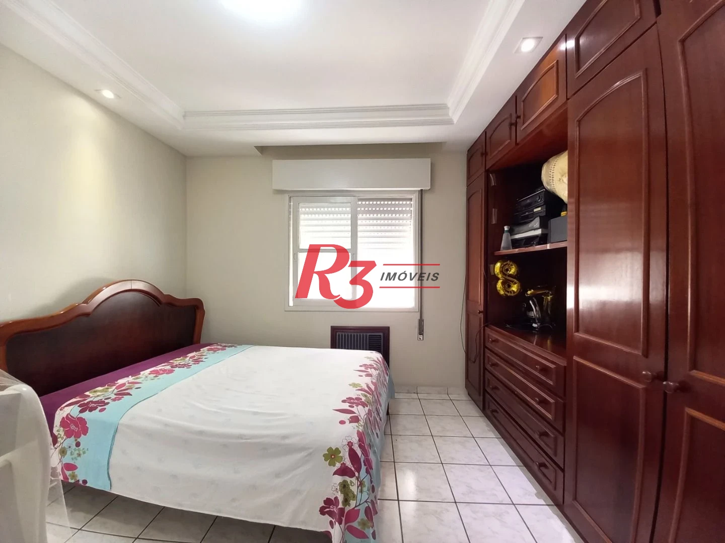 Apartamento á venda 3 quartos 2 Vgs Demarcadas Boqueirão Santos.