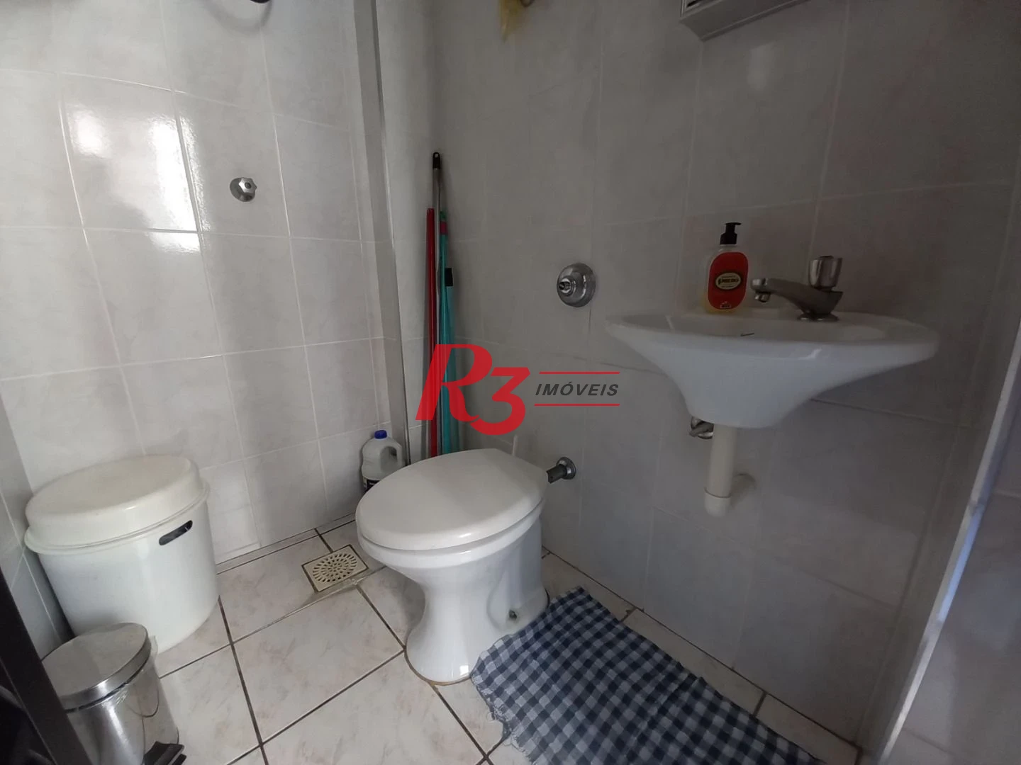 Apartamento á venda 3 quartos 2 Vgs Demarcadas Boqueirão Santos.