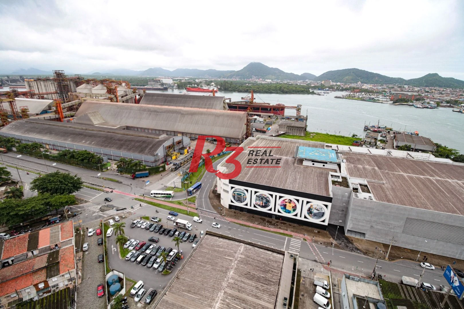 Sala à venda, 46 m² por R$ 425.000,00 - Ponta da Praia - Santos/SP