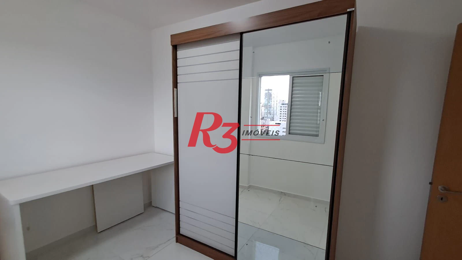 Apartamento com 2 dormitórios para alugar, 69 m² por R$ 5.500,02/mês - Boqueirão - Santos/SP