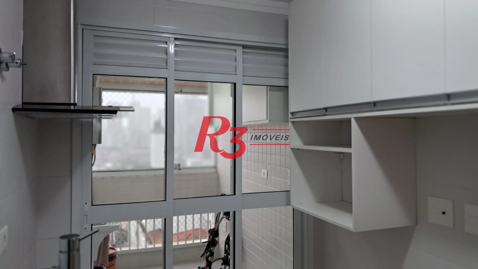 Apartamento com 2 dormitórios para alugar, 69 m² por R$ 5.500,02/mês - Boqueirão - Santos/SP