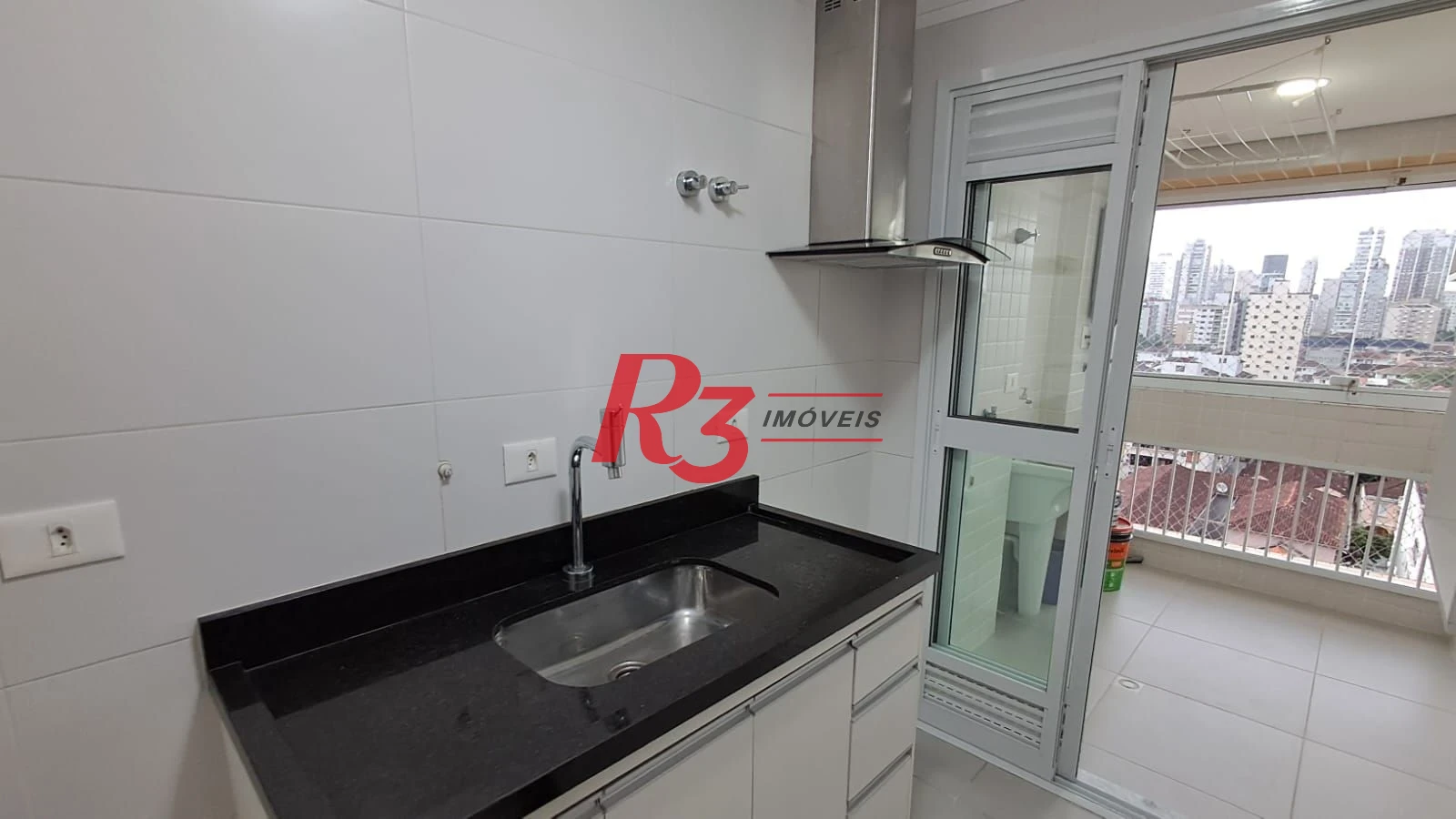 Apartamento com 2 dormitórios para alugar, 69 m² por R$ 5.500,02/mês - Boqueirão - Santos/SP