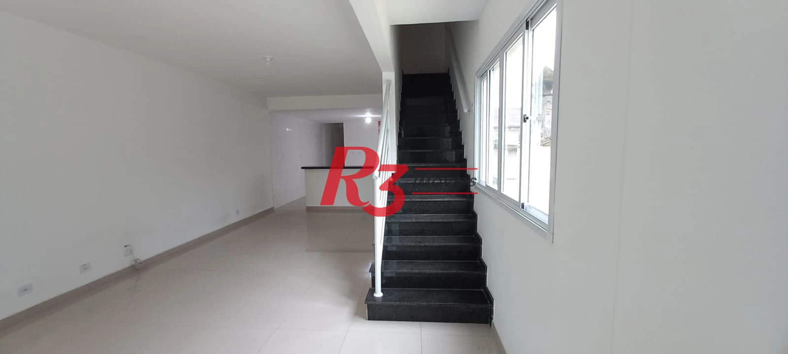 Casa com 3 dormitórios à venda, 300 m² por R$ 1.480.000,00 - Encruzilhada - Santos/SP