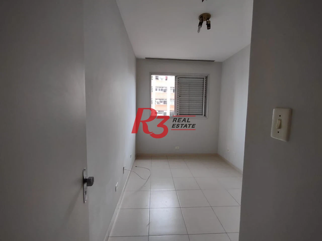 Apartamento com 2 dormitórios à venda, 80 m² por R$ 370.000,00 - Encruzilhada - Santos/SP