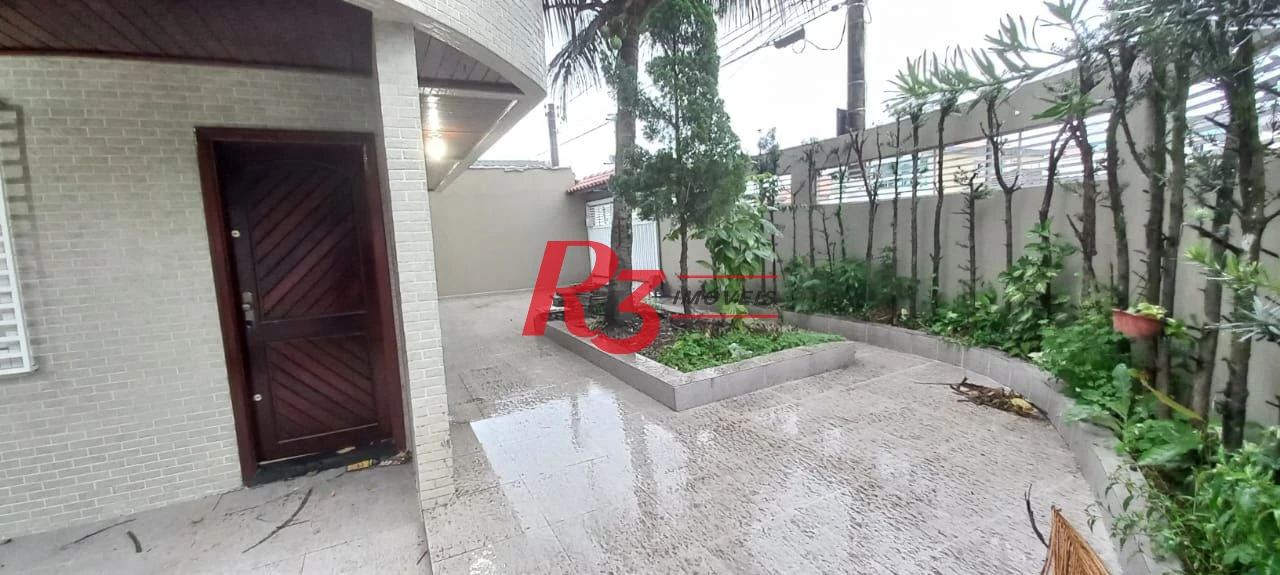Sobrado à venda, 300 m² por R$ 830.000,00 - Areia Branca - Santos/SP