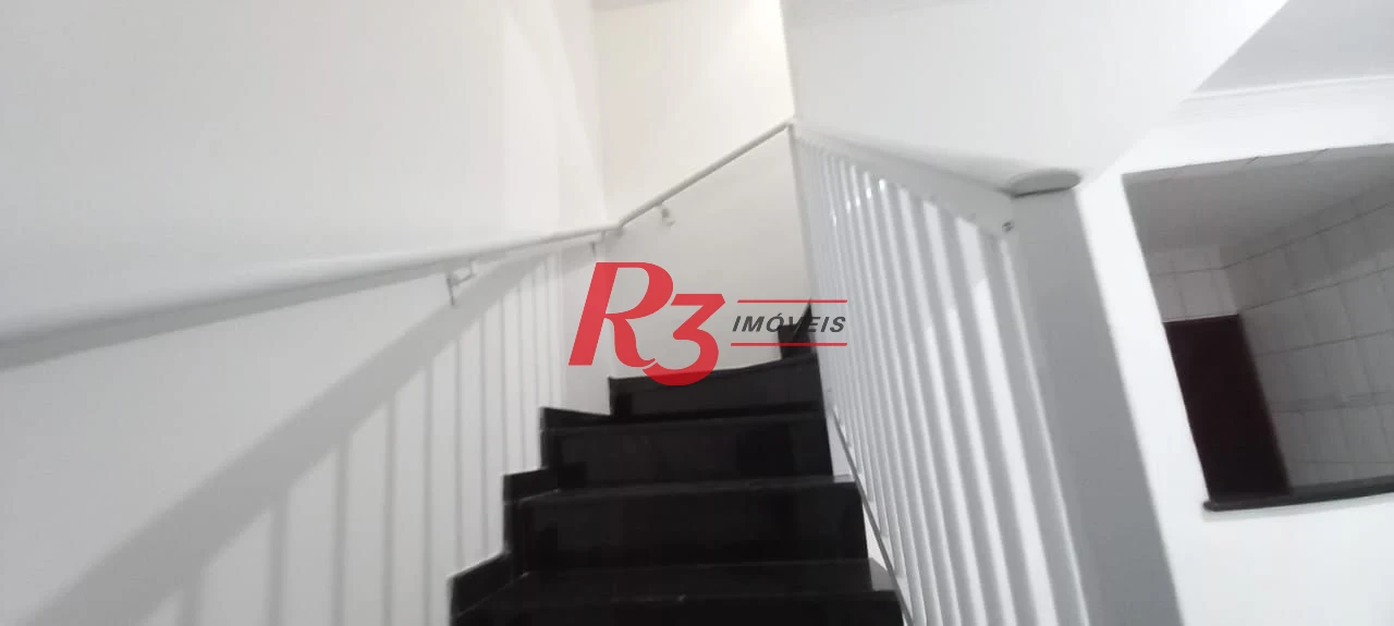 Sobrado à venda, 300 m² por R$ 830.000,00 - Areia Branca - Santos/SP