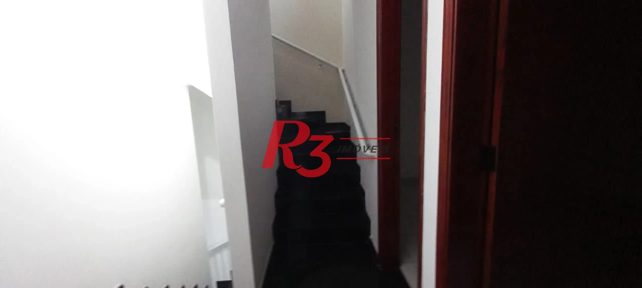 Sobrado à venda, 300 m² por R$ 830.000,00 - Areia Branca - Santos/SP