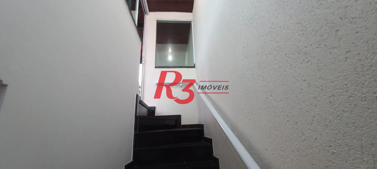 Sobrado à venda, 300 m² por R$ 830.000,00 - Areia Branca - Santos/SP