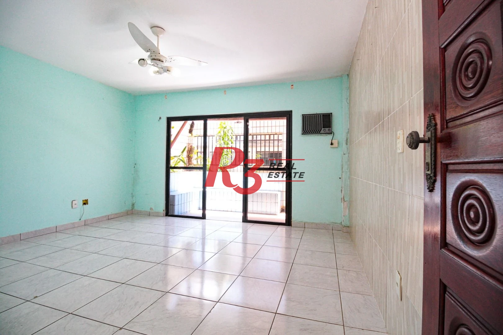 Cobertura á venda 3 quartos Piscina 2 vgs Bairro Ponta da Praia