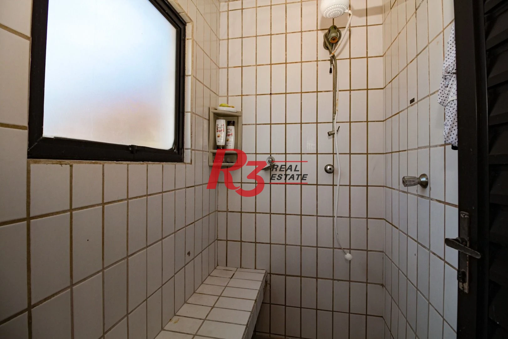 Cobertura á venda 3 quartos Piscina 2 vgs Bairro Ponta da Praia