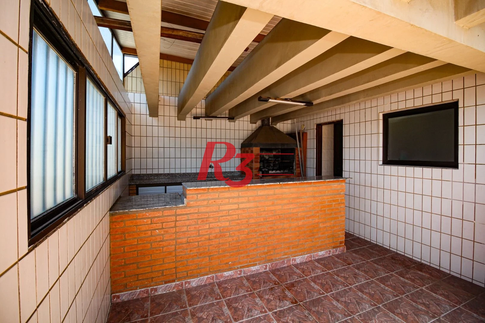 Cobertura á venda 3 quartos Piscina 2 vgs Bairro Ponta da Praia