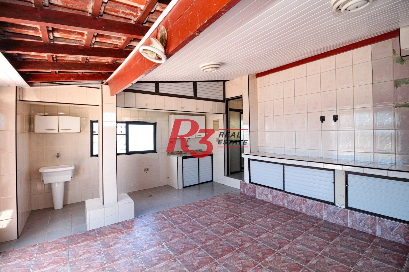 Cobertura á venda 3 quartos Piscina 2 vgs Bairro Ponta da Praia