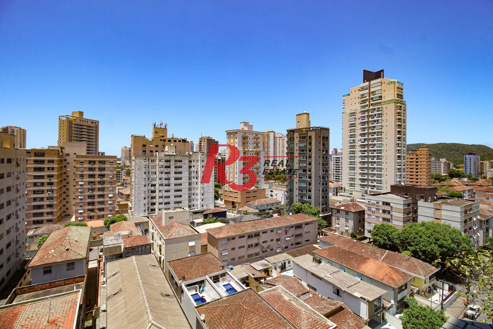 Cobertura á venda 3 quartos Piscina 2 vgs Bairro Ponta da Praia