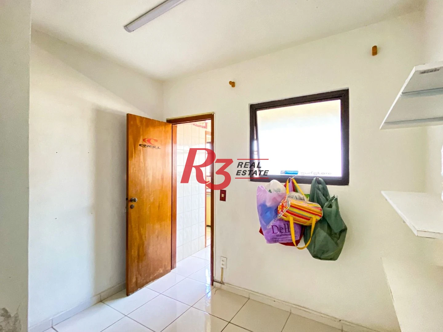 Cobertura á venda 3 quartos Piscina 2 vgs Bairro Ponta da Praia