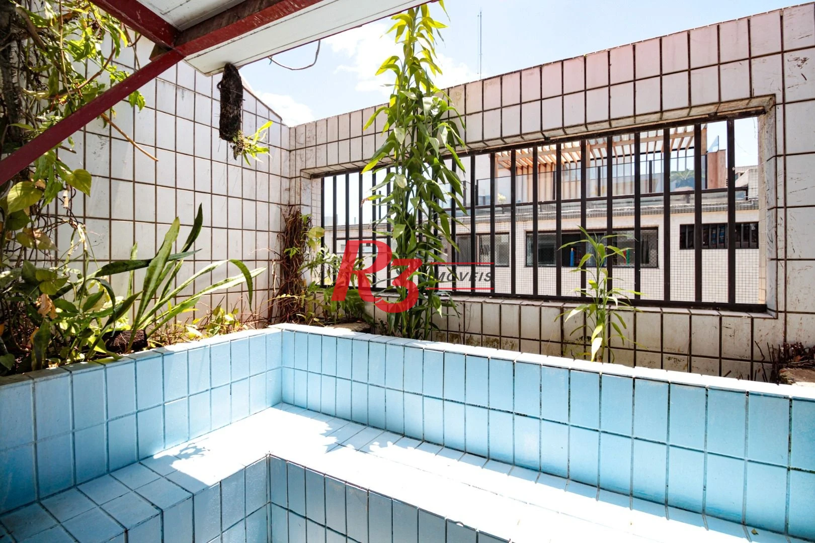 Cobertura á venda 3 quartos Piscina 2 vgs Bairro Ponta da Praia