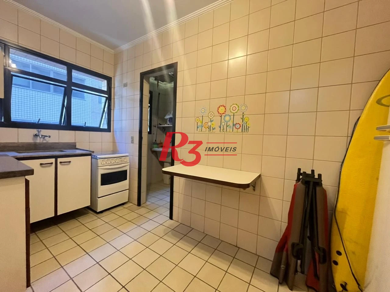 Apartamento com 1 dormitório com Lazer, 1 quadra - Boqueirão - Santos/SP