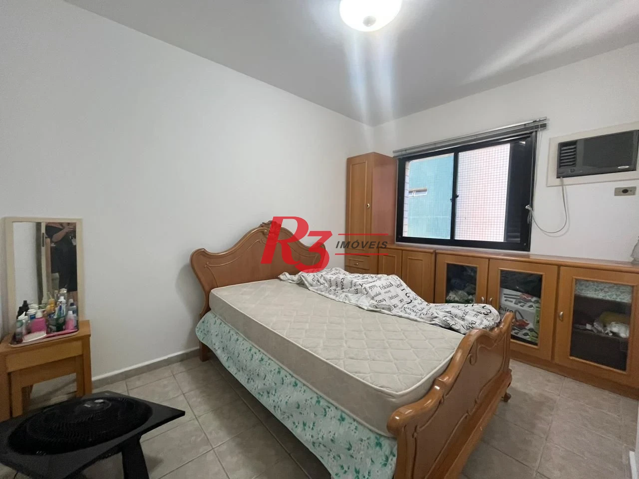 Apartamento com 1 dormitório com Lazer, 1 quadra - Boqueirão - Santos/SP