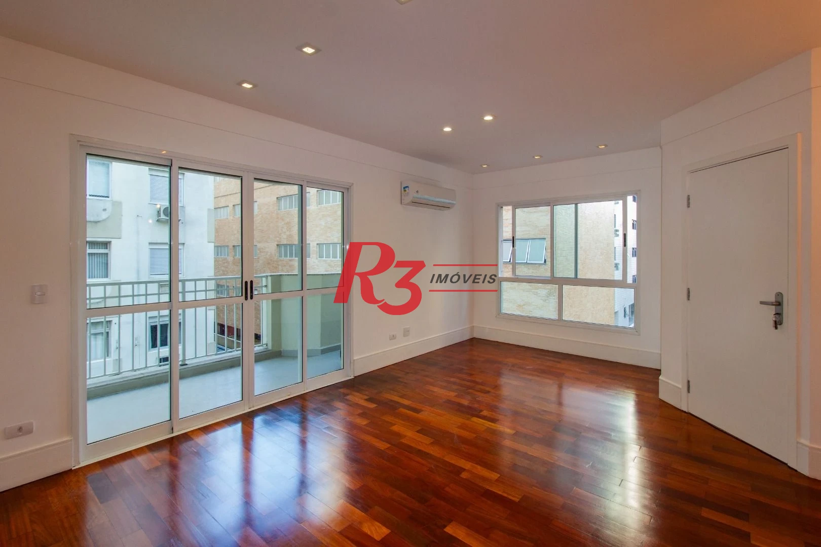 Apartamento com 3 dormitórios à venda, 159 m² por R$ 1.650.000,00 - Boqueirão - Santos/SP