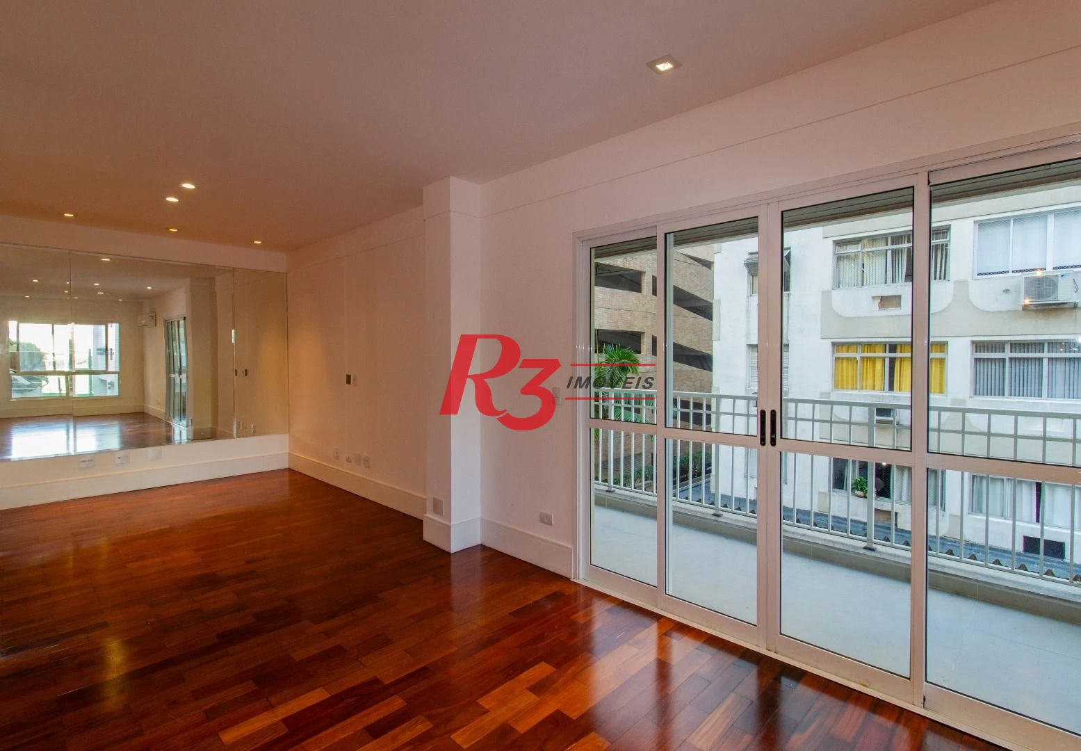 Apartamento com 3 dormitórios à venda, 159 m² por R$ 1.650.000,00 - Boqueirão - Santos/SP