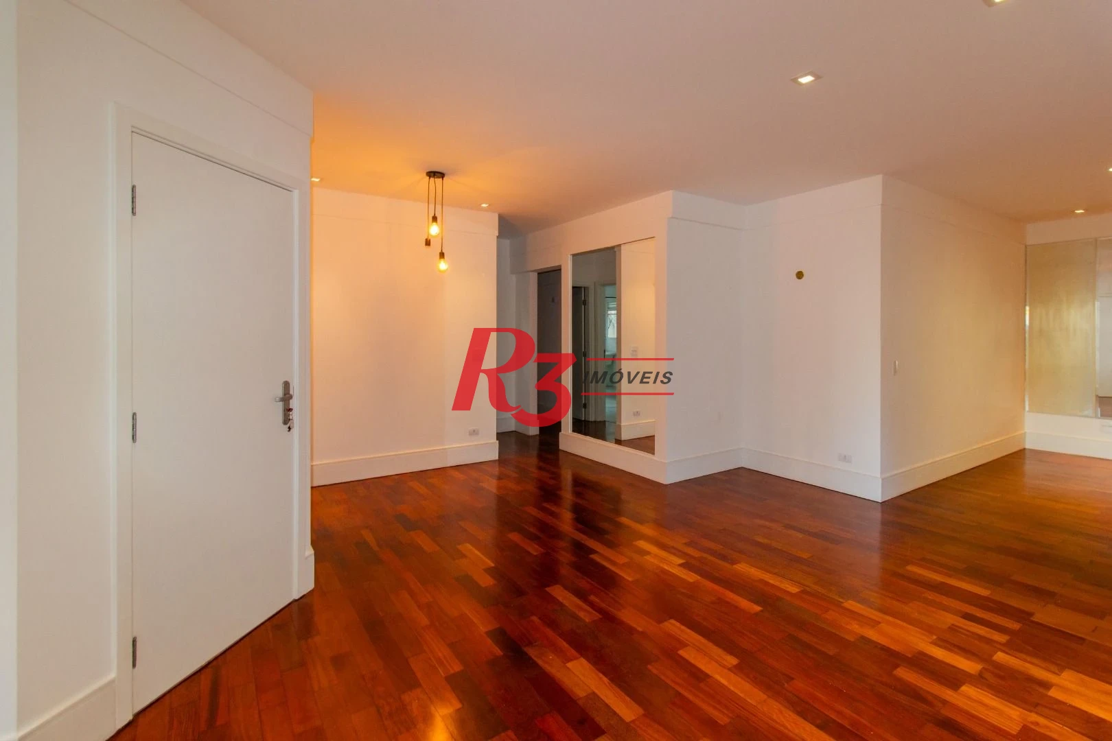 Apartamento com 3 dormitórios à venda, 159 m² por R$ 1.650.000,00 - Boqueirão - Santos/SP