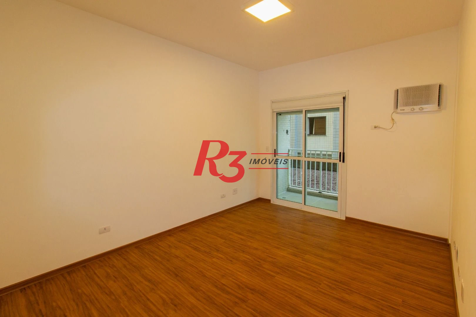 Apartamento com 3 dormitórios à venda, 159 m² por R$ 1.650.000,00 - Boqueirão - Santos/SP