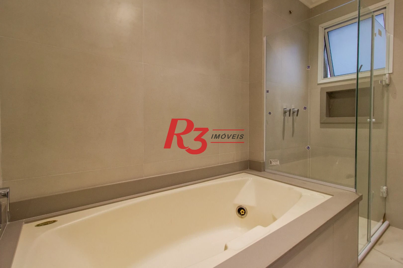 Apartamento com 3 dormitórios à venda, 159 m² por R$ 1.650.000,00 - Boqueirão - Santos/SP