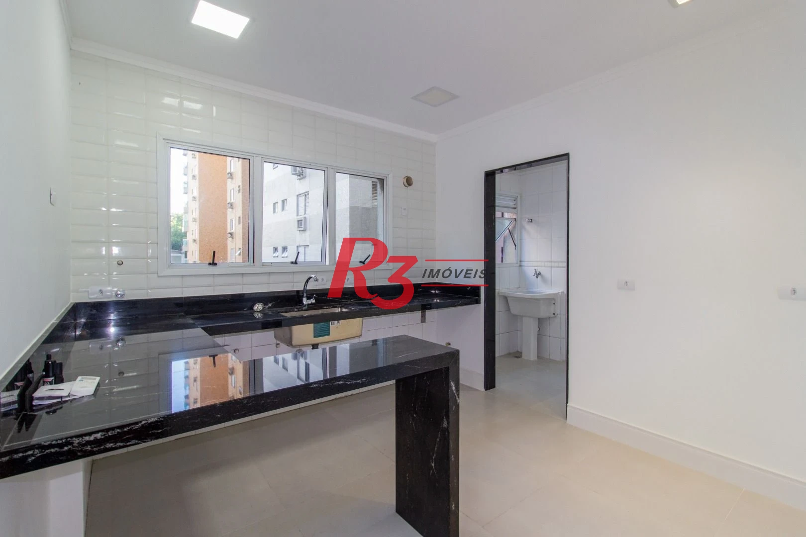 Apartamento com 3 dormitórios à venda, 159 m² por R$ 1.650.000,00 - Boqueirão - Santos/SP