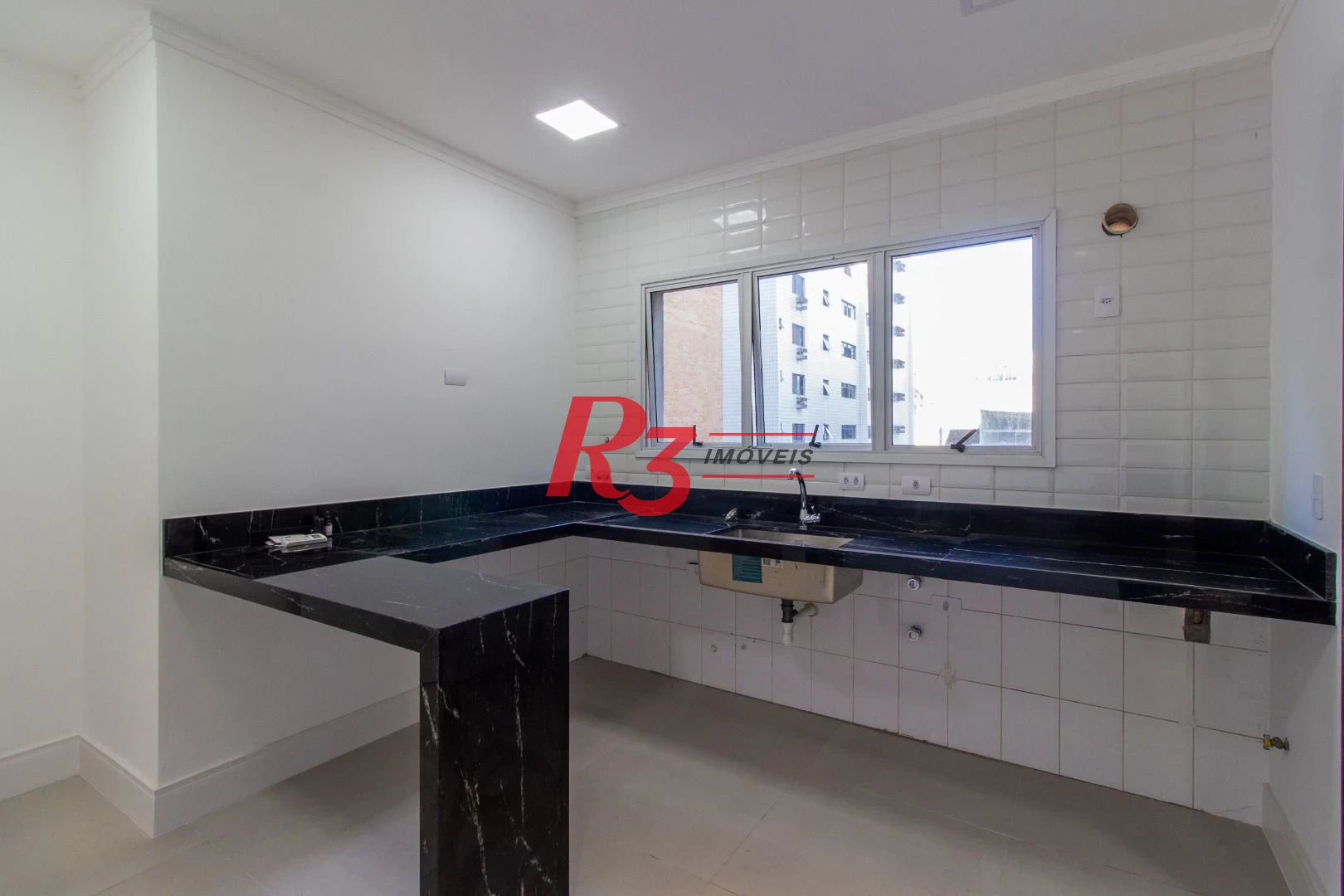 Apartamento com 3 dormitórios à venda, 159 m² por R$ 1.650.000,00 - Boqueirão - Santos/SP