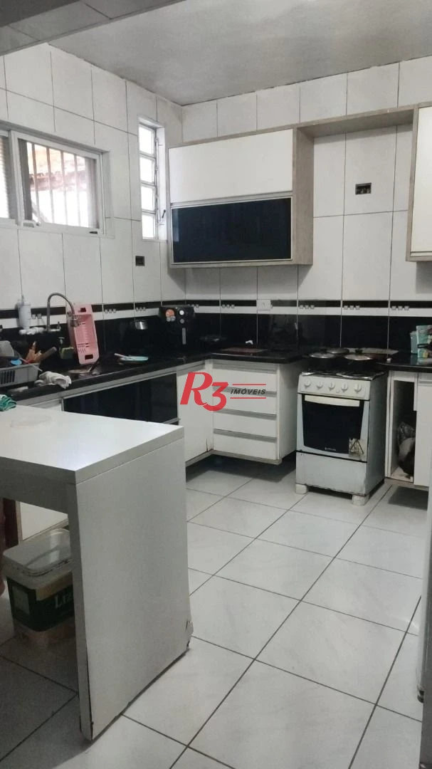 Sobrado com 3 dormitórios à venda, 216 m² por R$ 500.000,00 - Castelo - Santos/SP