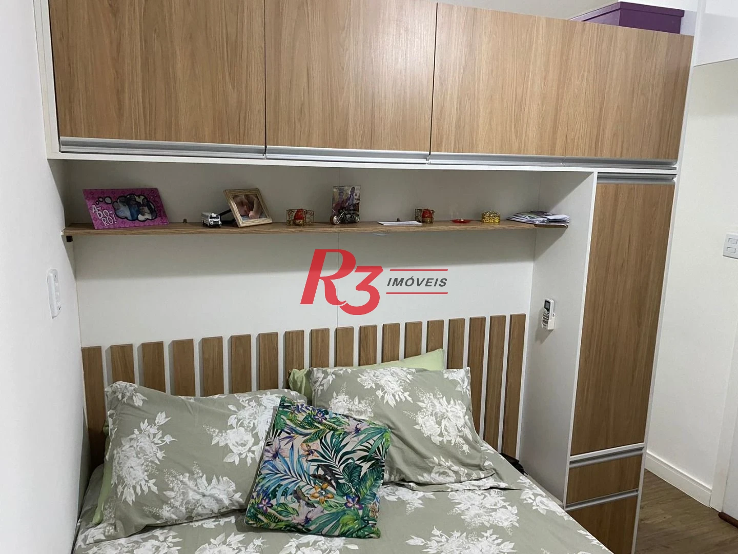 Você está procurando um apartamento na Doutor Epitácio Pessoa, em Santos? Então não perca esta oportunidade! Este imóvel tem um dormitório que foi div