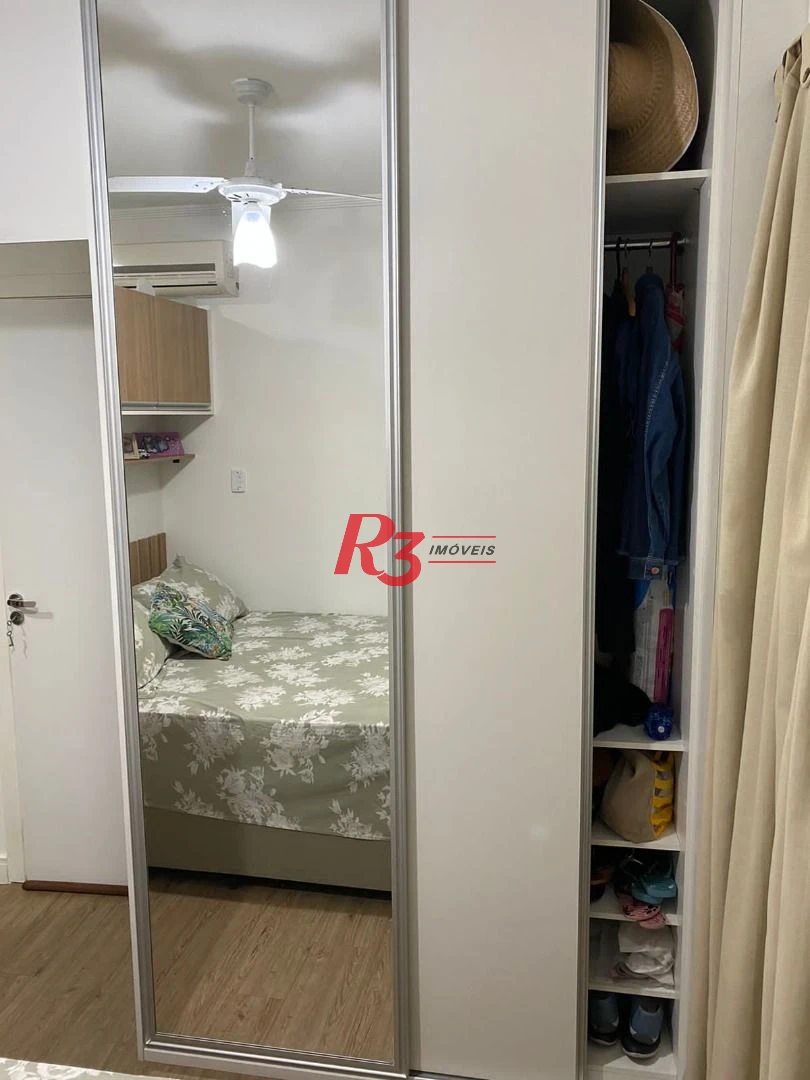 Você está procurando um apartamento na Doutor Epitácio Pessoa, em Santos? Então não perca esta oportunidade! Este imóvel tem um dormitório que foi div
