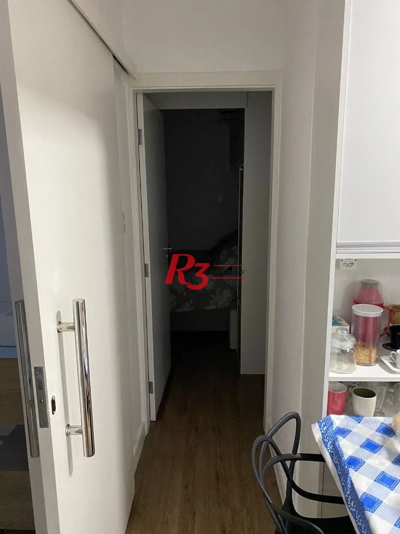 Você está procurando um apartamento na Doutor Epitácio Pessoa, em Santos? Então não perca esta oportunidade! Este imóvel tem um dormitório que foi div