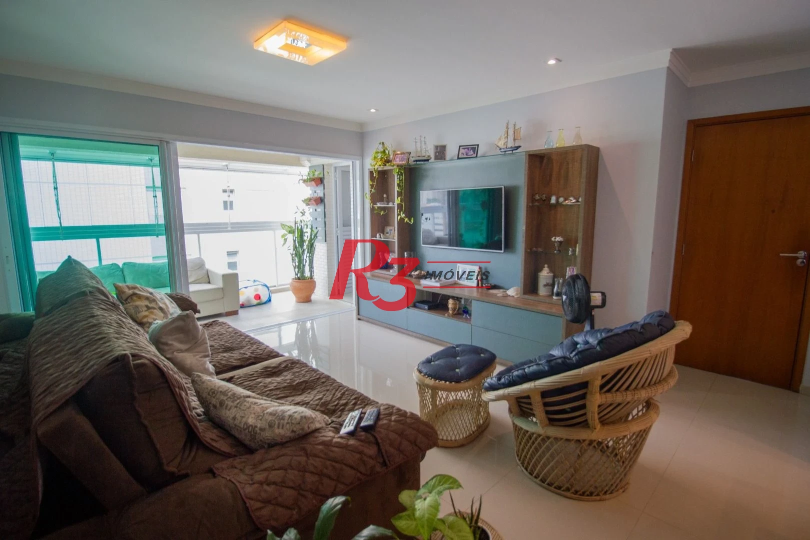 Apartamento  com 3 dormitórios c 3 suites Gonzaga - Santos