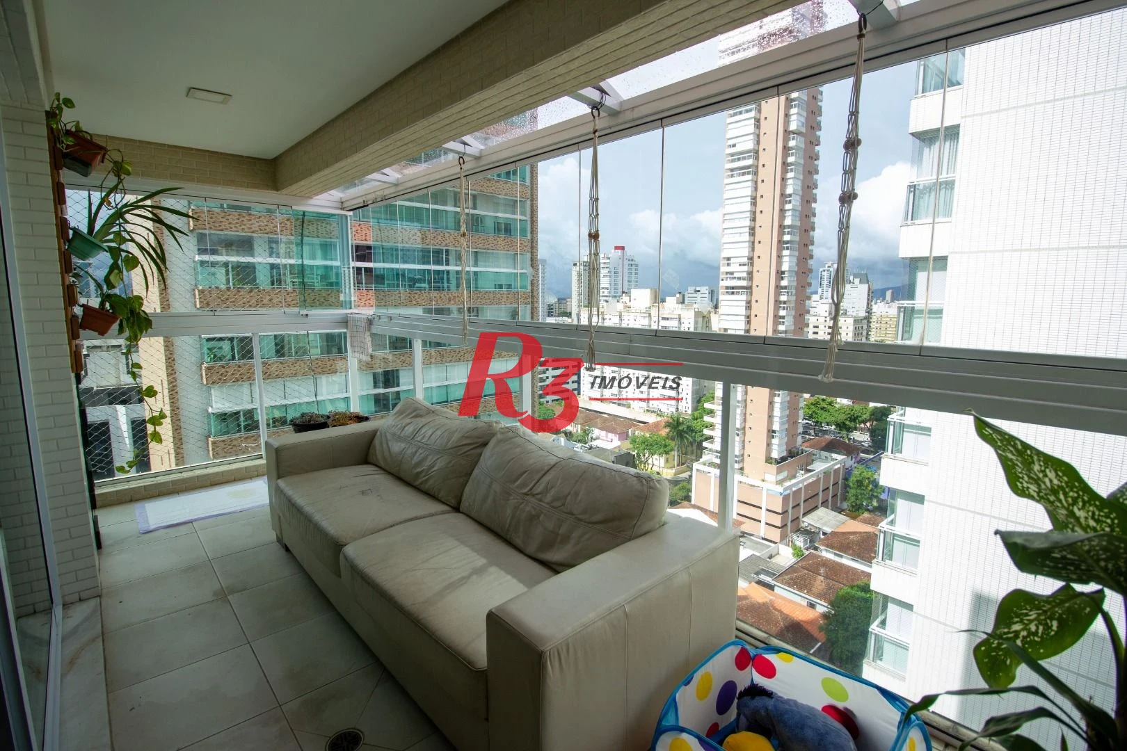Apartamento  com 3 dormitórios c 3 suites Gonzaga - Santos