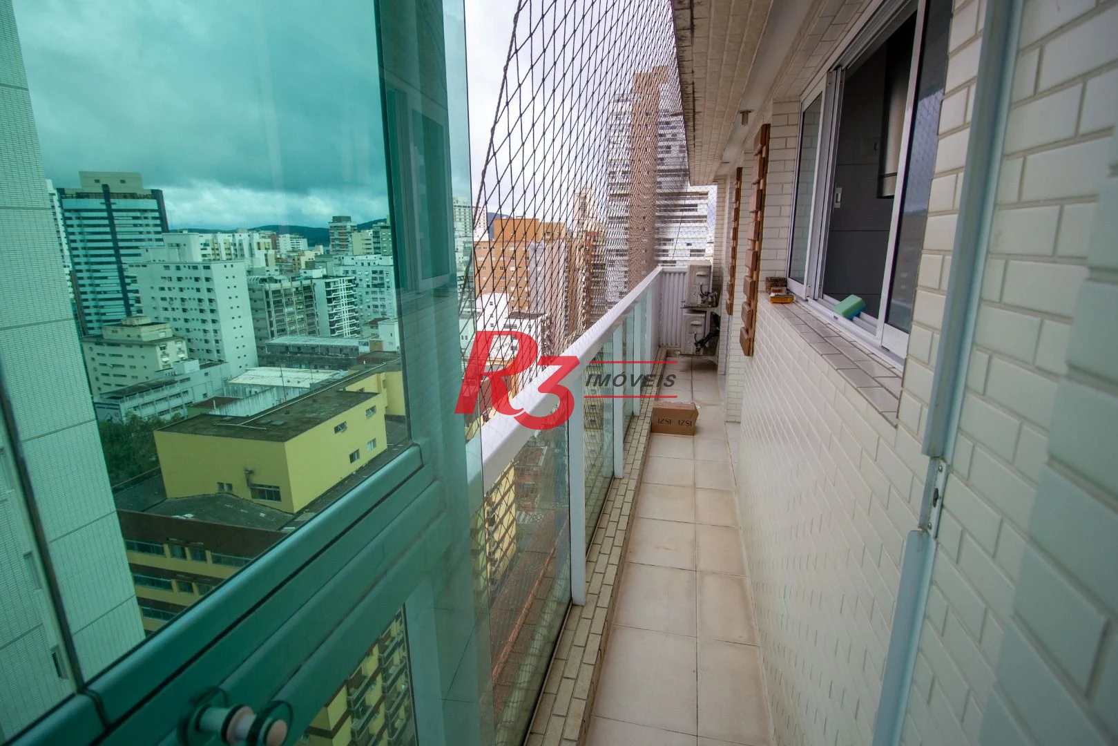 Apartamento  com 3 dormitórios c 3 suites Gonzaga - Santos