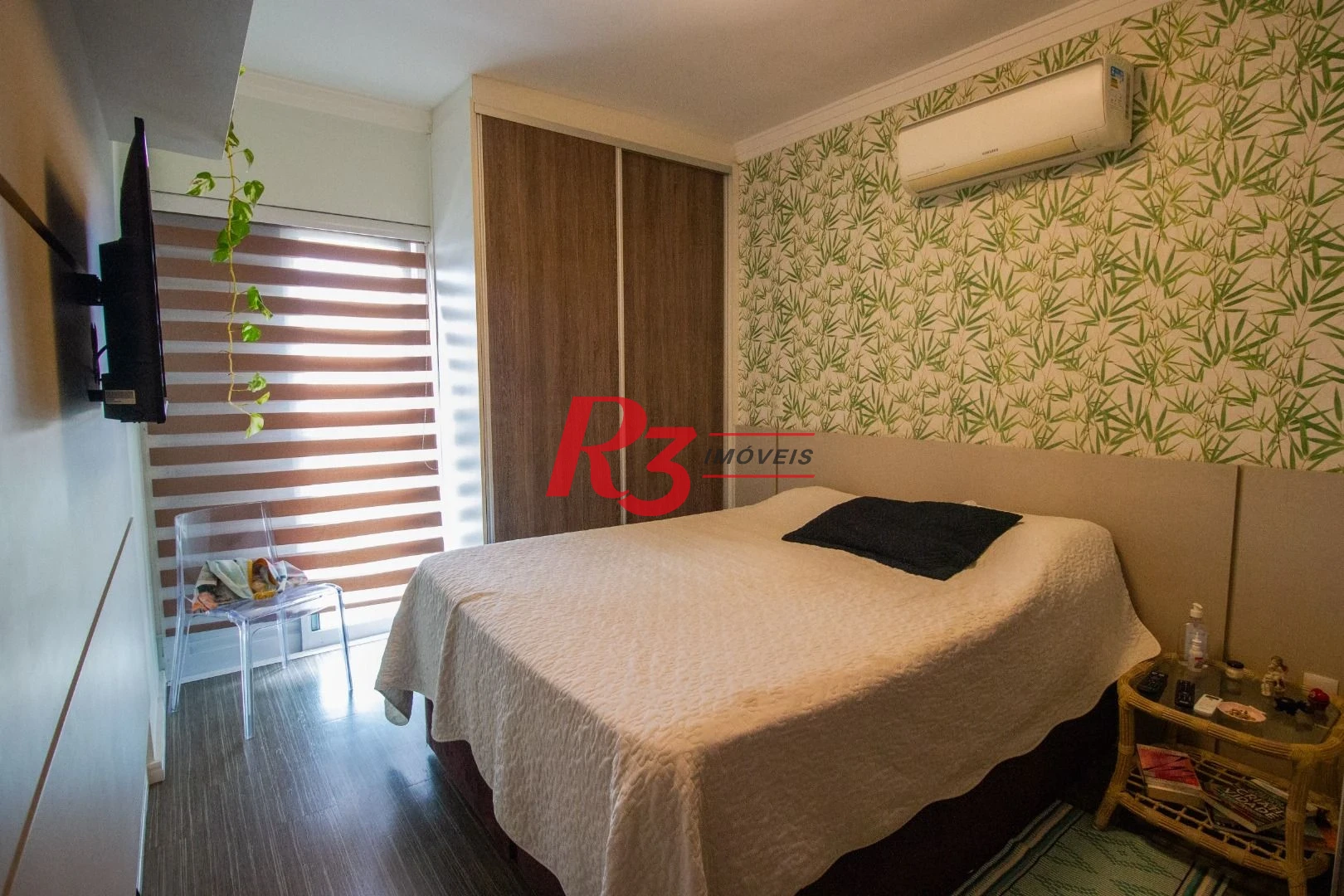Apartamento  com 3 dormitórios c 3 suites Gonzaga - Santos