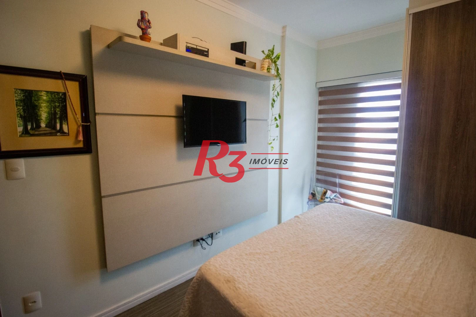 Apartamento  com 3 dormitórios c 3 suites Gonzaga - Santos