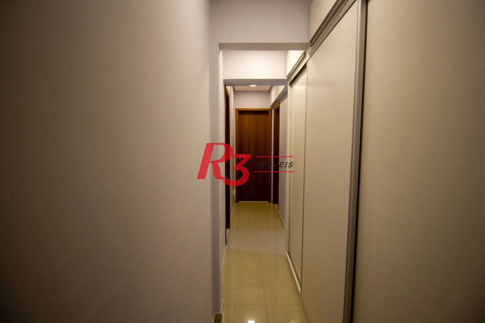 Apartamento  com 3 dormitórios c 3 suites Gonzaga - Santos