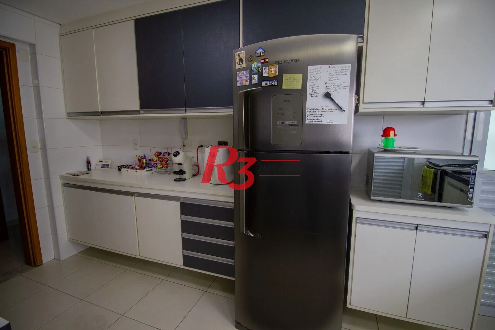 Apartamento  com 3 dormitórios c 3 suites Gonzaga - Santos