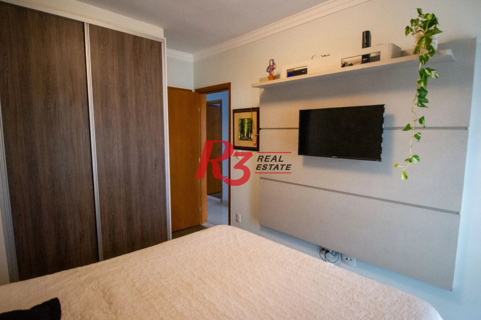 Apartamento  com 3 dormitórios c 3 suites Gonzaga - Santos