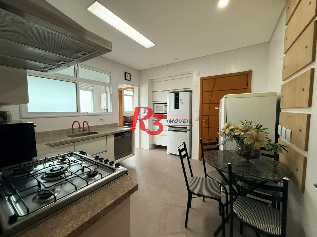 Apartamento com 3 dormitórios à venda, 141 m² por R$ 1.990.000,00 - Aparecida - Santos/SP