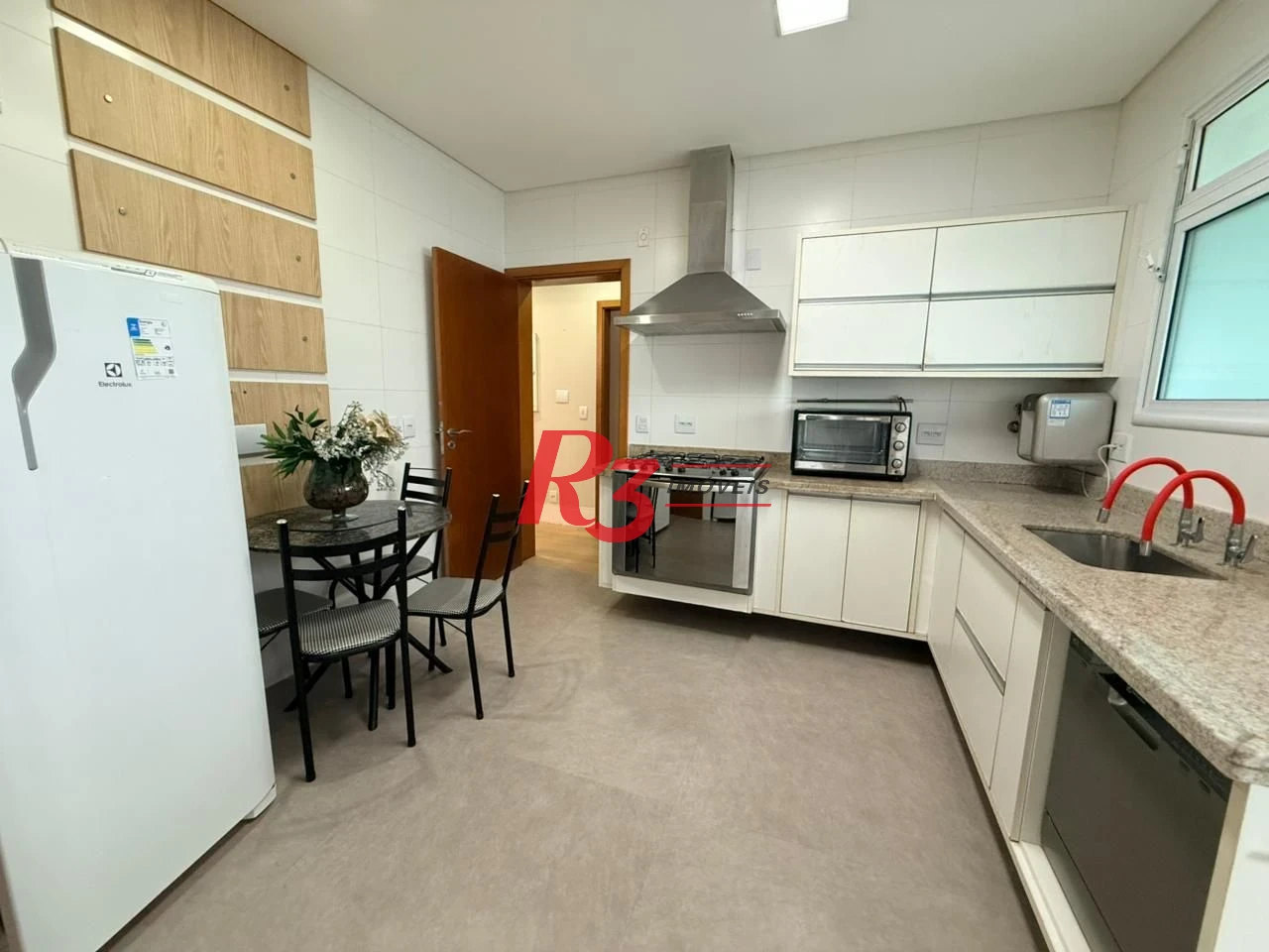 Apartamento com 3 dormitórios à venda, 141 m² por R$ 1.990.000,00 - Aparecida - Santos/SP