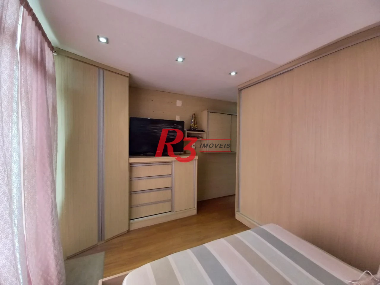 Apartamento com 2 dormitórios à venda, 140 m² por R$ 550.000,00 - Itararé - São Vicente/SP
