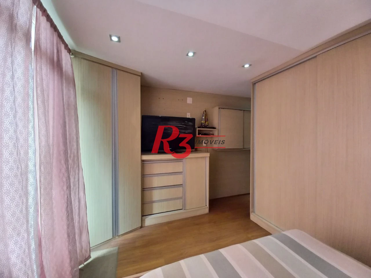 Apartamento com 2 dormitórios à venda, 140 m² por R$ 550.000,00 - Itararé - São Vicente/SP