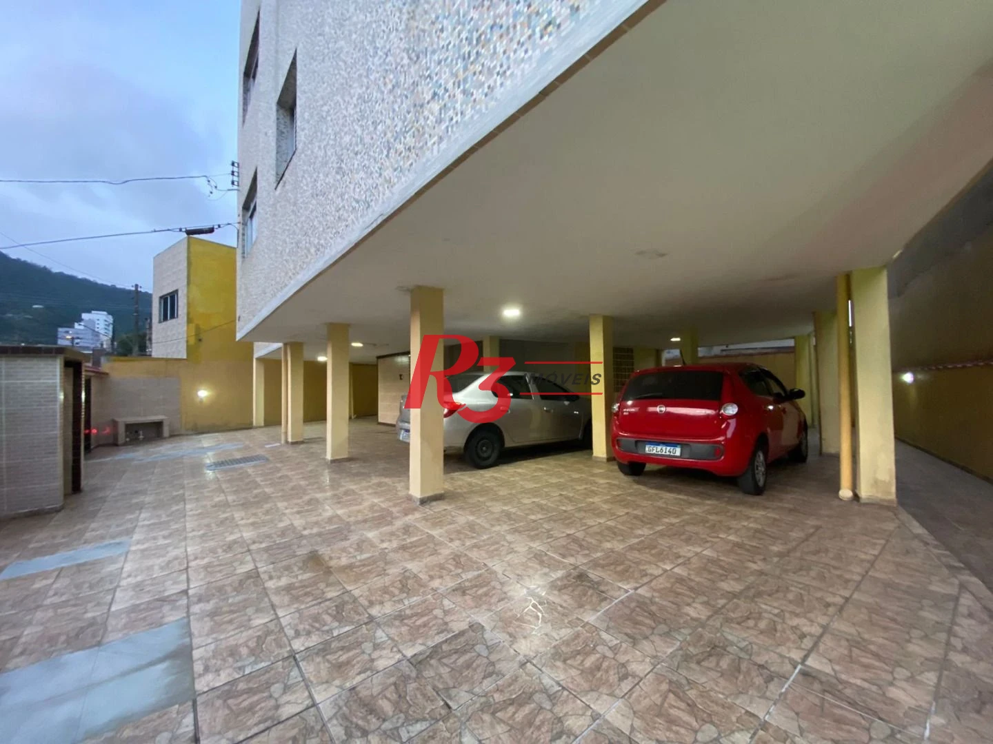 Apartamento com 2 dormitórios à venda, 59 m² por R$ 300.000,00 - Marapé - Santos/SP