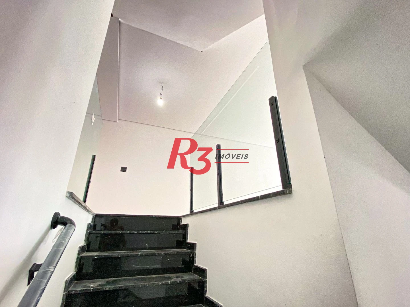 Sobrado com 3 dormitórios à venda, 300 m² por R$ 2.190.000,00 - Embaré - Santos/SP