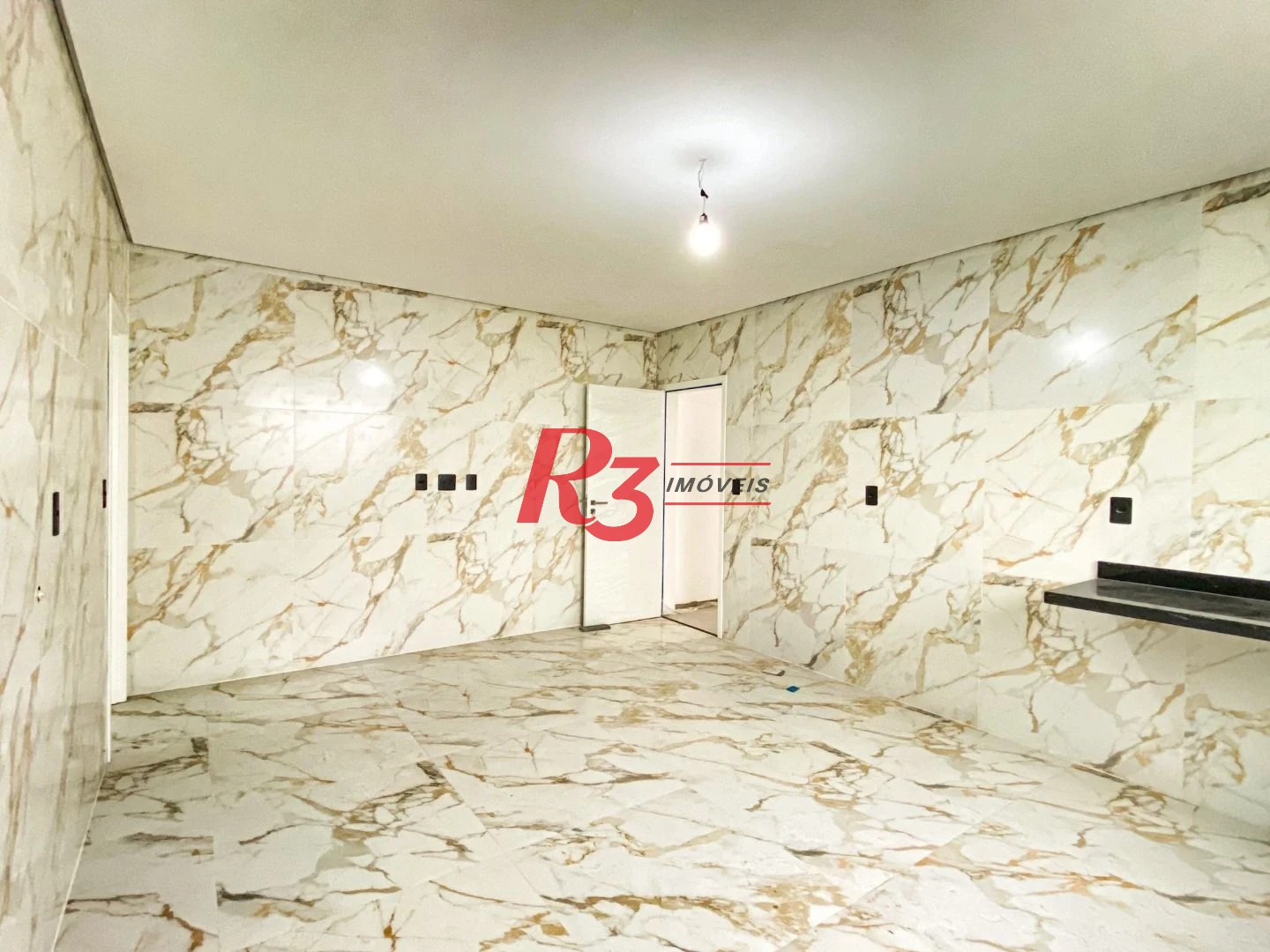 Sobrado com 3 dormitórios à venda, 300 m² por R$ 2.190.000,00 - Embaré - Santos/SP