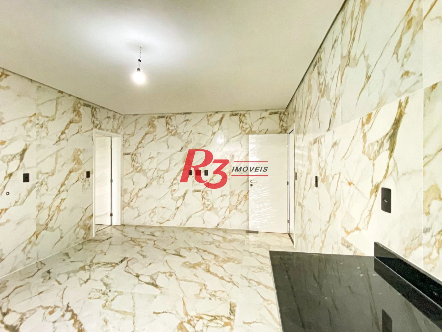 Sobrado com 3 dormitórios à venda, 300 m² por R$ 2.190.000,00 - Embaré - Santos/SP