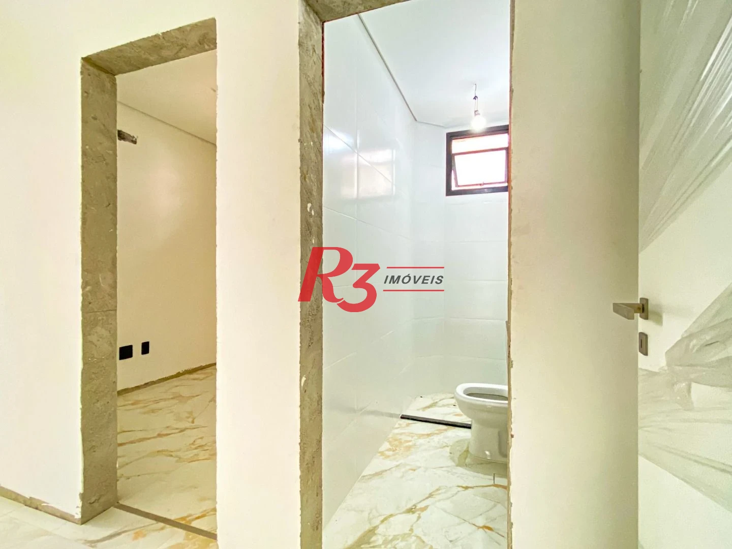 Sobrado com 3 dormitórios à venda, 300 m² por R$ 2.190.000,00 - Embaré - Santos/SP